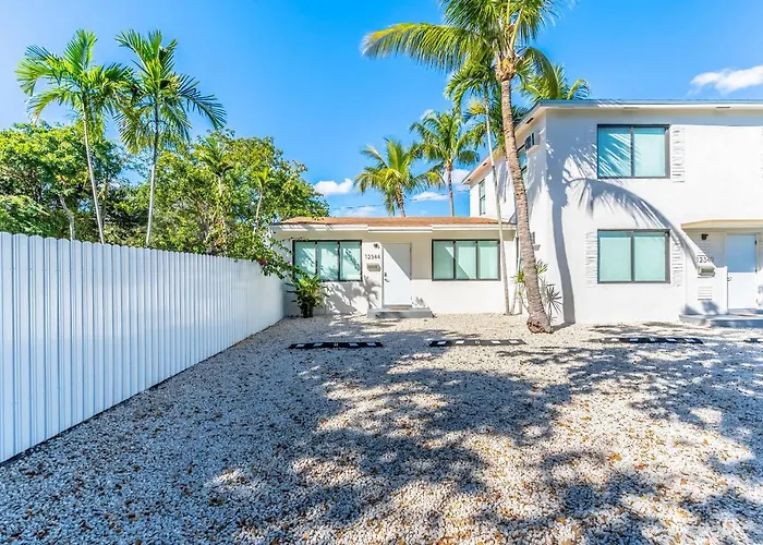 Renovated Apts With Kitchen, Fast Wifi, Smart Tv, Roku & Pool Onsite 4 Mi To Surfside Beach