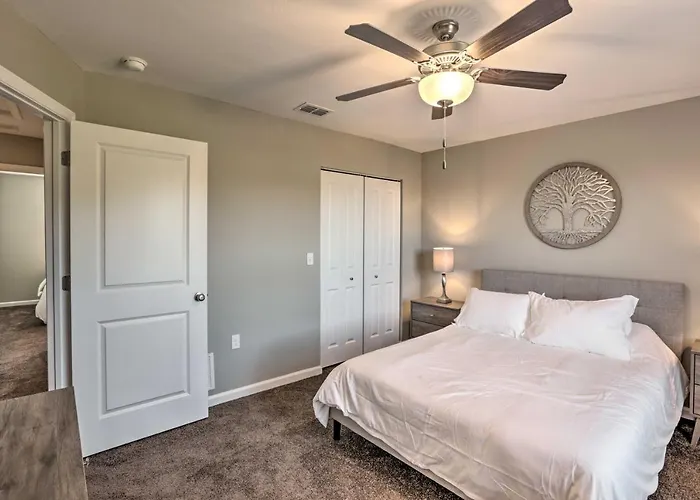 Airy Tallahassee Condo ~ 5 Mi To Downtown!