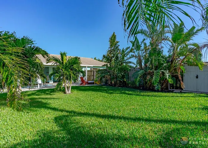 Dog Friendly Home Wprivate Fenced Yard, Garage & Fire Pit Steps To The Beach!
