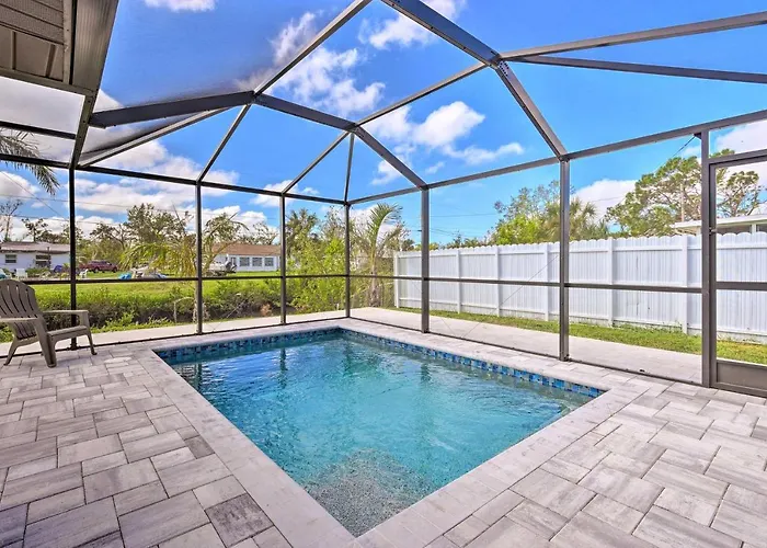 Englewood Escape W/ Screened-In Pool & Grill!