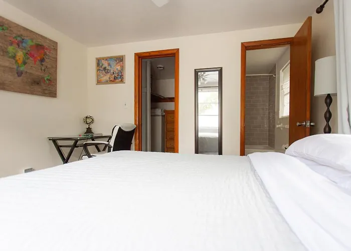 Cozy 1 Bedroom Unit - 4 Blocks From Jax Beach Pier!