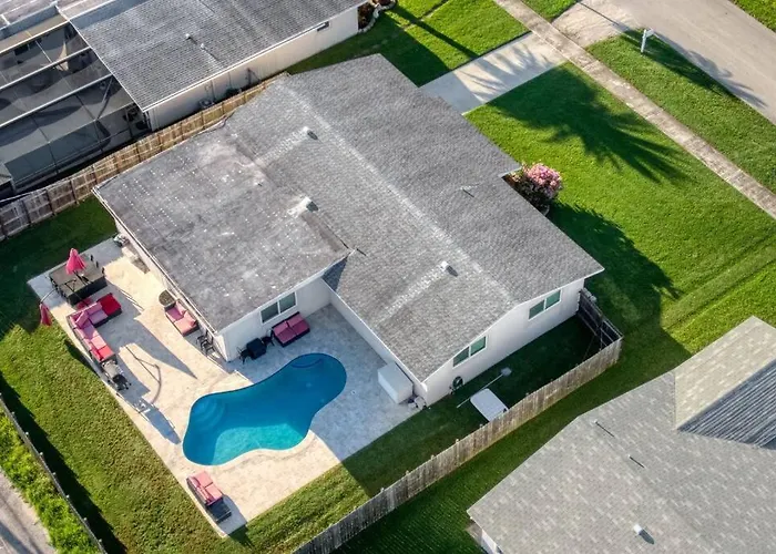 Tranquil Retreat With Heated Pool Minutes To The Beach