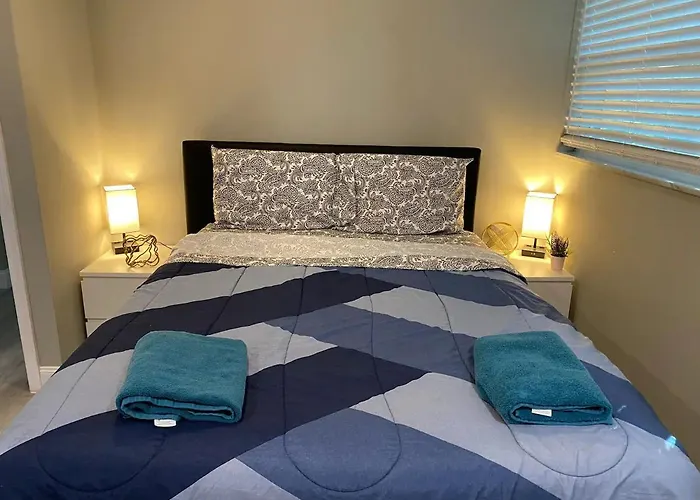 Spacious 5 Bedrooms 3 Bathrooms Family-Friendly Home With Heated Salt Pool