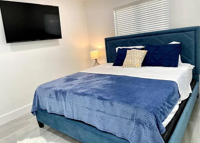 Home In West Palm Beach, Fl -Ware