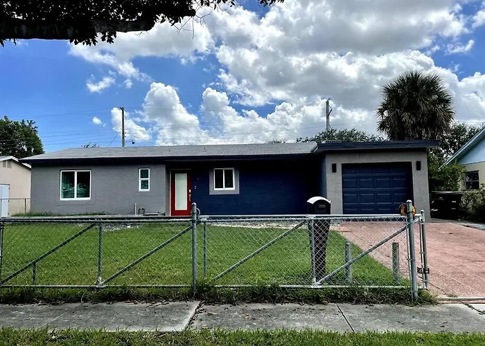 Home In West Palm Beach, Fl -Ware