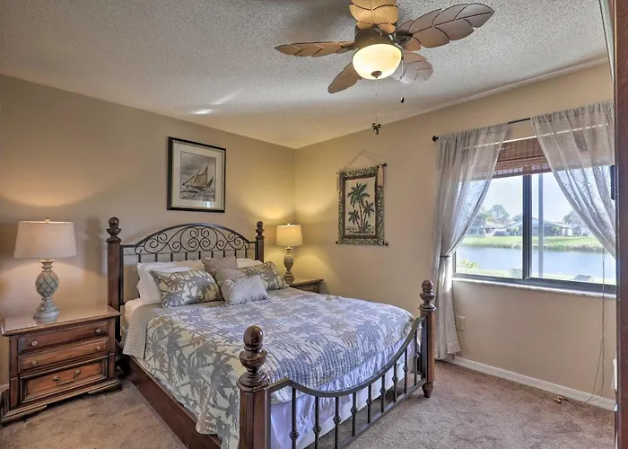 Lakefront Brandon Home W/ Patio & Screened Lanai!
