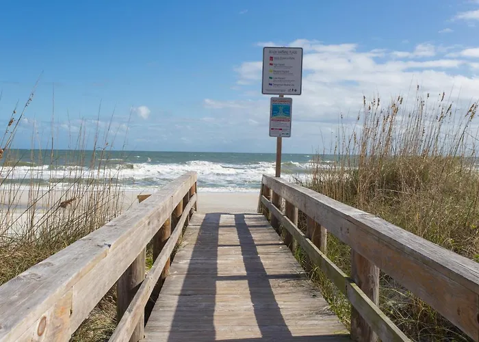 Cozy 2 Bedroom Home Minutes From Beach & Bars