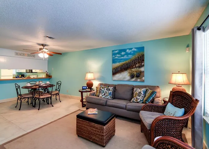 Destin Townhome W/ Balcony - Walk To The Beach!