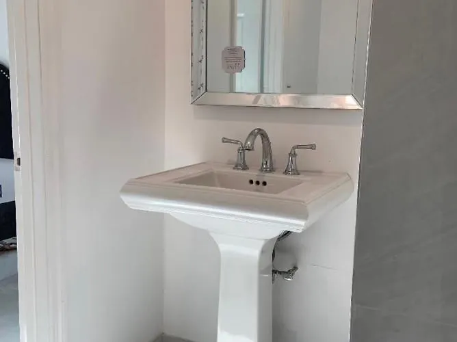 Bedroom And Bathroom 4