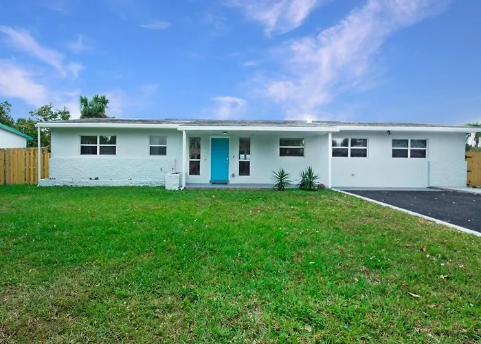 West Palm Beach Pool Home- Paxton