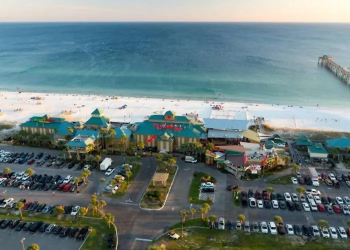 Modern 2 Bedroom Townhome Minutes From The Beach!!