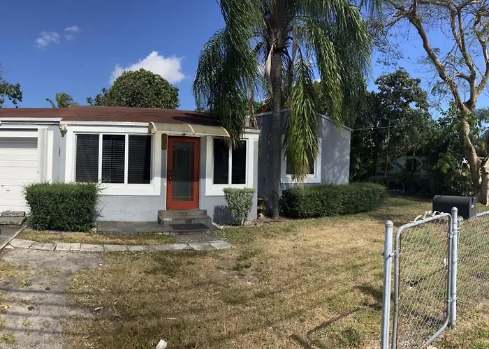 3 Bedroom Villa In Hollywood Beach