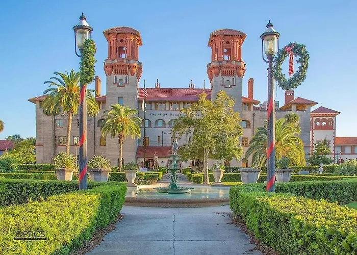 Modern, Upscale, And New Blue Bungalow In The Heart Of Downtown St Augustine