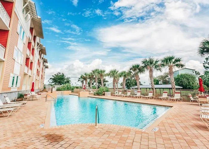 Poolside Condo At Waterside