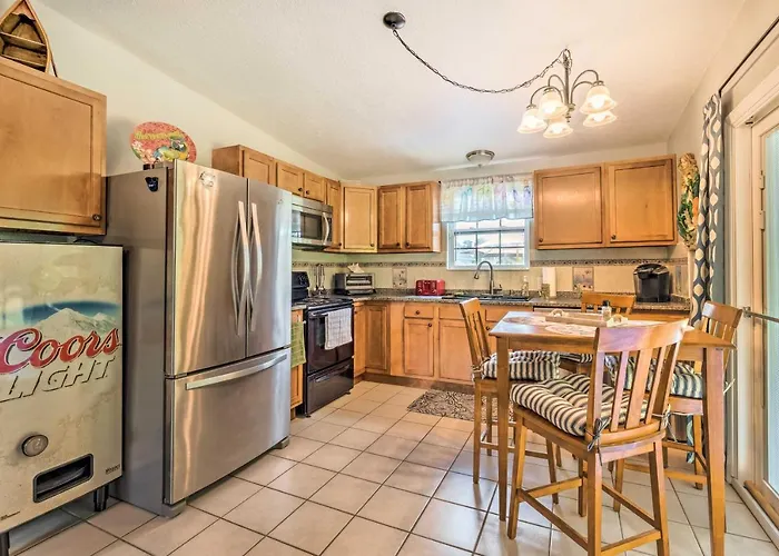 2 Mi To Beach: Canal-Front Home In Hudson!