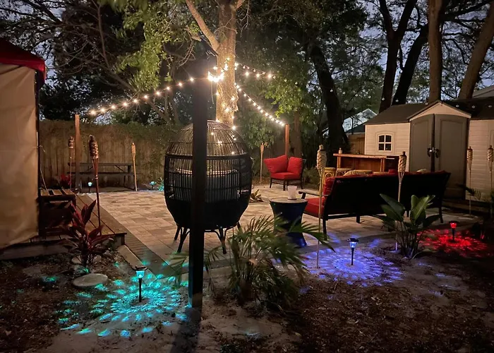 Tropical Casita In Tampa Near Airport And Raymond James Stadium