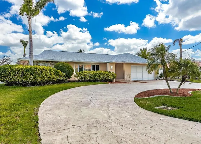 Heated Pool, Ping Pong Table, Sleeps 8 - Villa Sunset Riverhouse