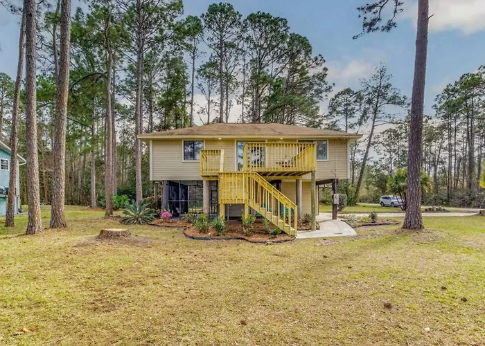 Woodsy Retreat, Steps To Bay - Hot Tub!