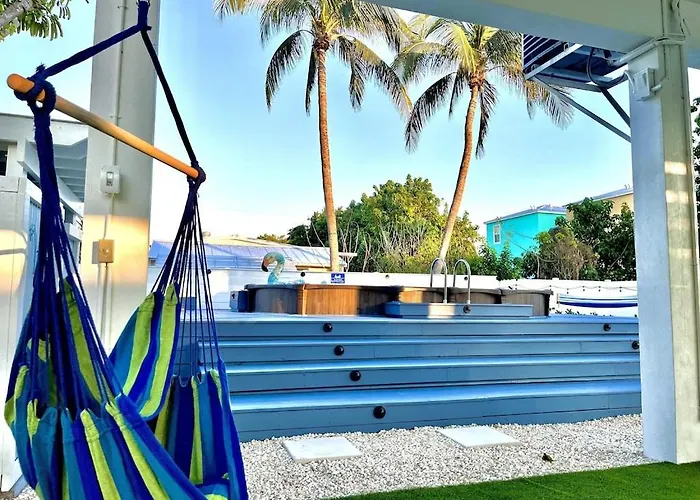 Casa Blue Flamingo - In The Florida Keys - Minutes From The Beach