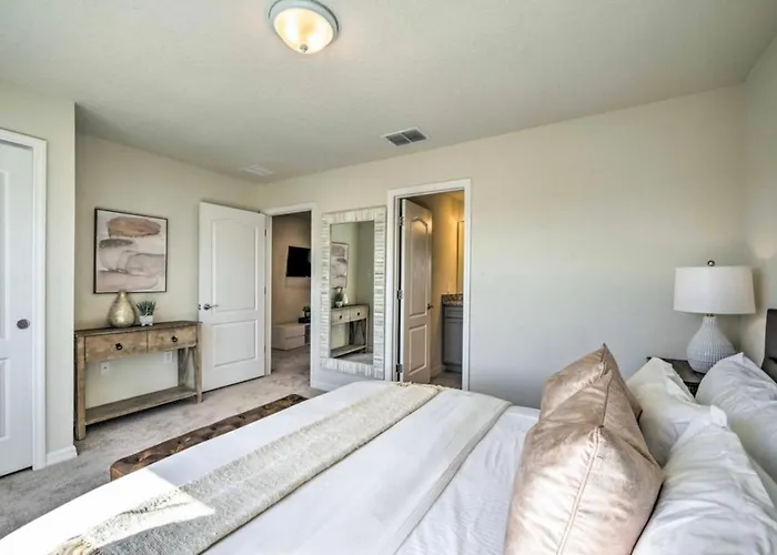 5 Bedroom Private Pool Home 15 Min To Disney World, Davenport