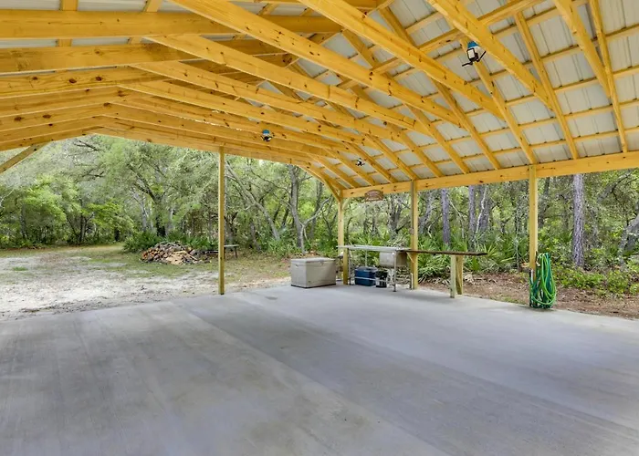 Charming Perry Home ~ 2 Mi To The Gulf!
