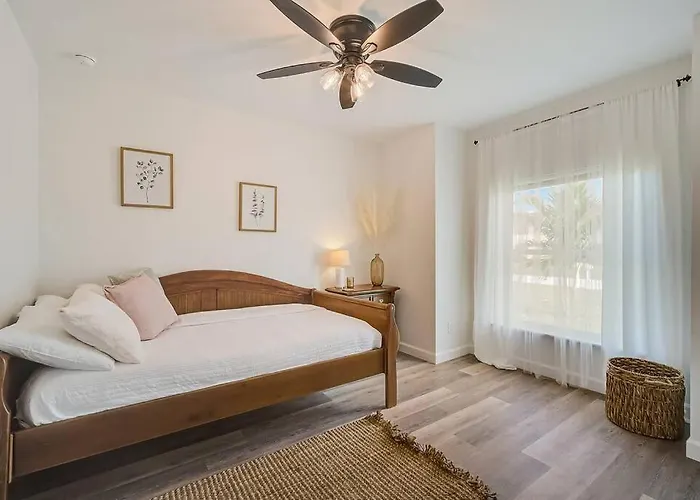 Sunny Coastal,3 Bd, 2 Ba, King Master Suite, Close To Ocean, Golfing , Fishing