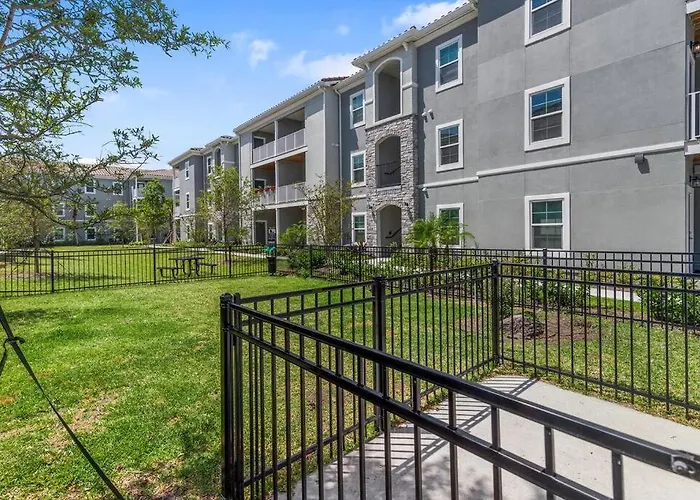 Luxury 3 Bedroom/2 Bathroom Condo In Melbourne Fl With Pool, Gym And Laundry