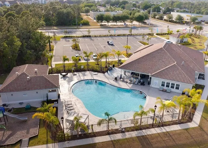 Luxury 3 Bedroom/2 Bathroom Condo In Melbourne Fl With Pool, Gym And Laundry