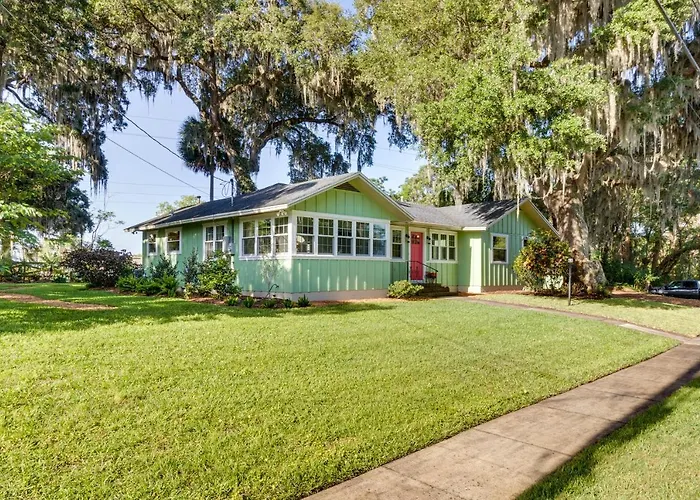 Walk To Lakes! Tropical Escape In Mount Dora