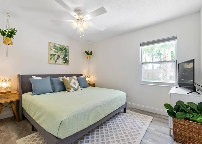 Paradise Palms- Tropic Suite- Pool - Steps To Ocean - 10 Min To Downtown
