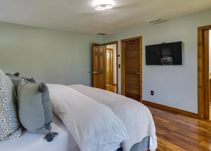 Pet-Friendly Wellington Vacation Rental On Canal!