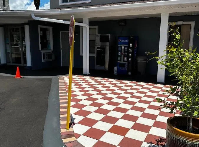 Red Carpet Inn Daytona Beach