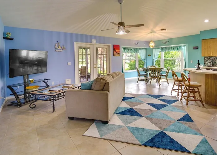 Pet-Friendly Sebastian Home: W/ Porch + Lake View!
