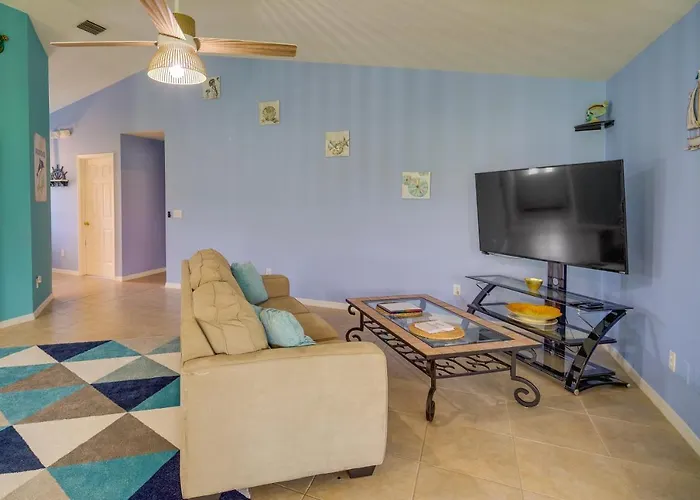 Pet-Friendly Sebastian Home: W/ Porch + Lake View!