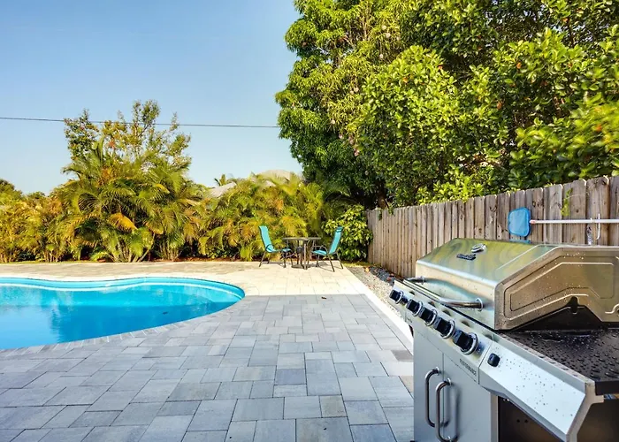 Florida Gem: Saltwater Pool By Beaches & Kayaking!