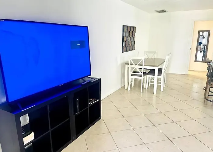 Modern Sun N Lake Villa Self Check-In