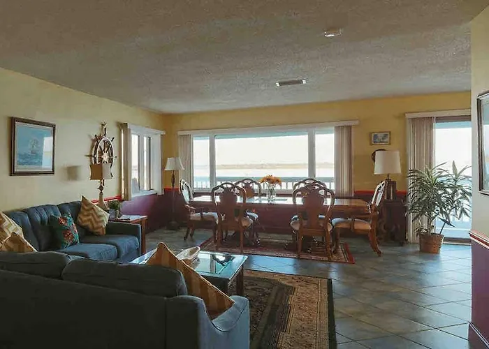 Admiral Suite