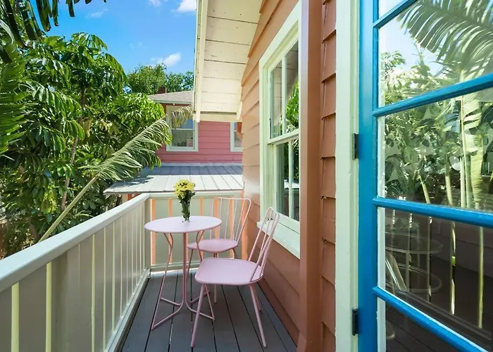 The Julia Place Carriage House