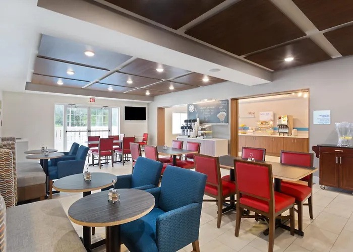 Holiday Inn Express & Suites Tavares By Ihg