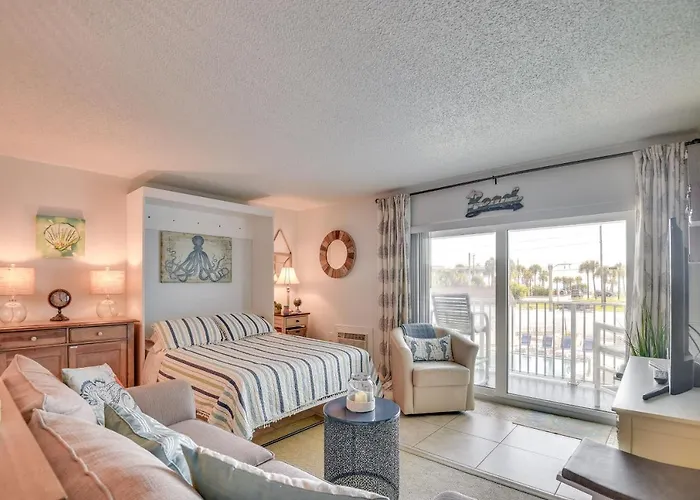 New Smyrna Beach Condo W/ Pool & Beach Access!