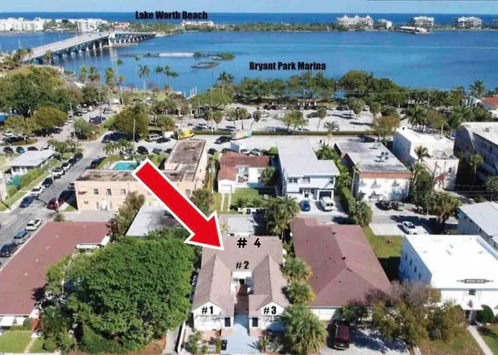 Steps To Beach & Downtown! Cozy Beach Bungalow #1