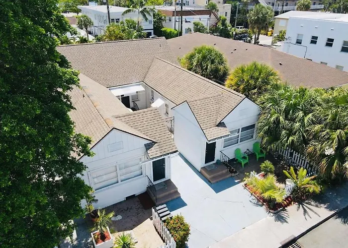Steps To Beach & Downtown! Spacious Beach Bungalow #2