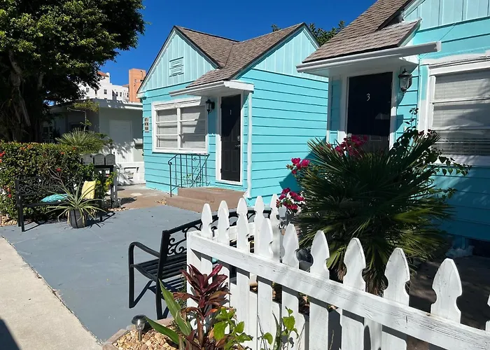 Steps To Beach & Downtown! Spacious Beach Bungalow #2