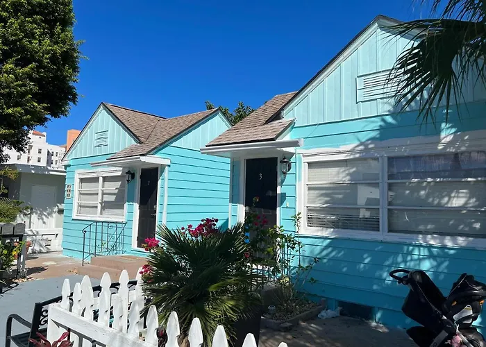 Steps To Beach & Downtown! Spacious Beach Bungalow #2
