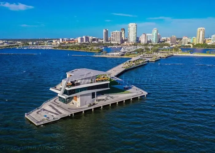 Romance In The City 1 Bdrm Studio In Downtown St Pete