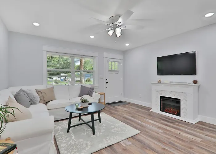 Live Oak Hideaway House