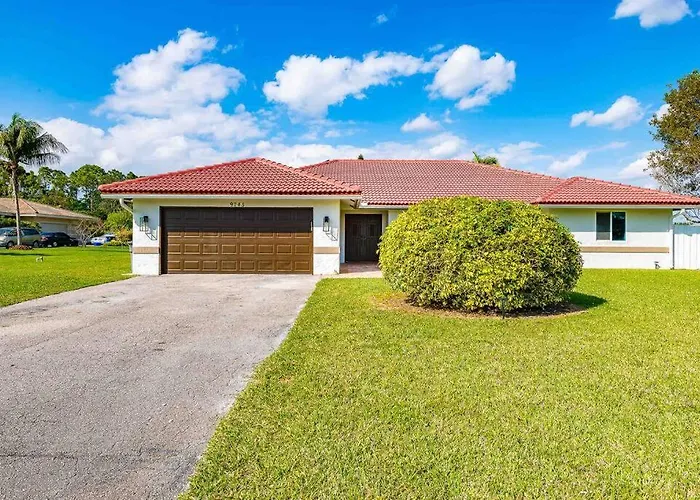 4/3.5 House With Pool- Boynton Beach, Fl.