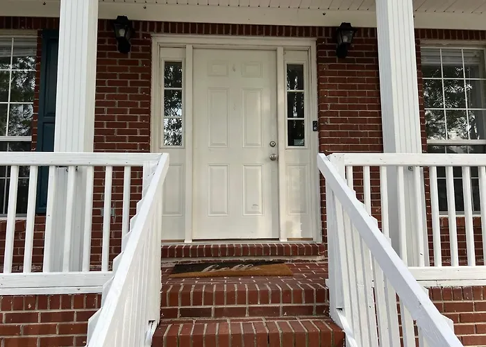 Waterfront Newly Renovated And Decorated 3Brs Home