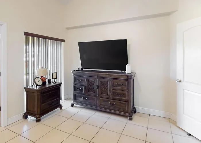Port St Lucie Escape W/ Yard: 'Glenwood Hideaway'