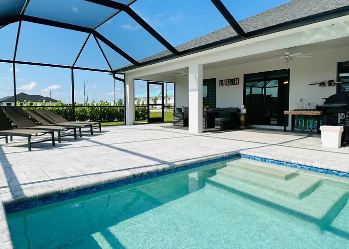 The Salt Life Get Away - Cape Coral, Florida